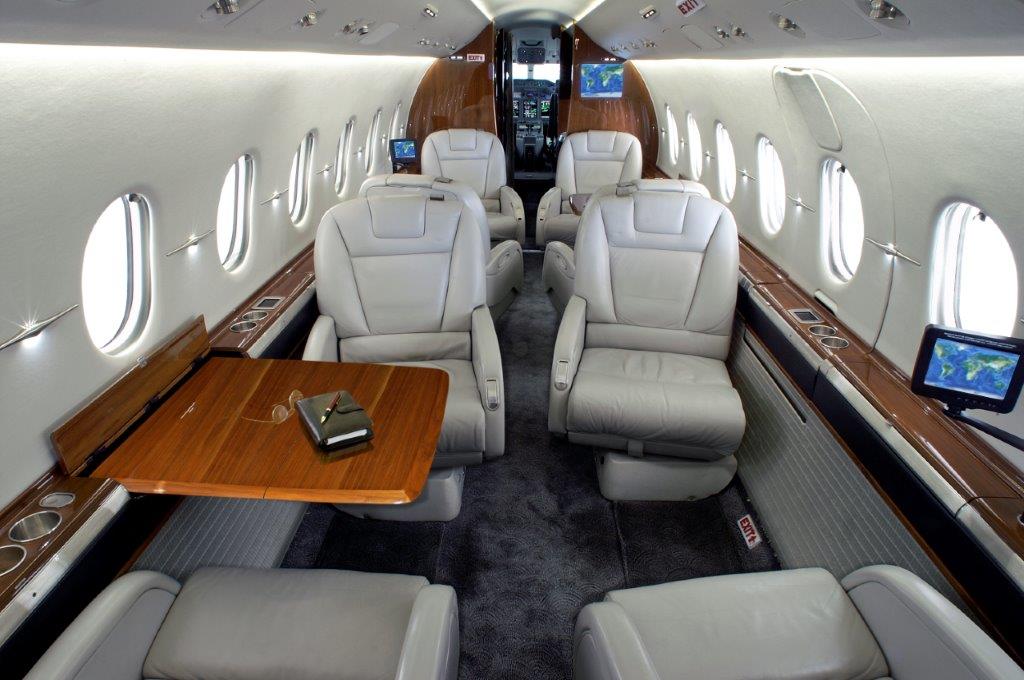 volo privato sul Beechcraft Hawker 4000